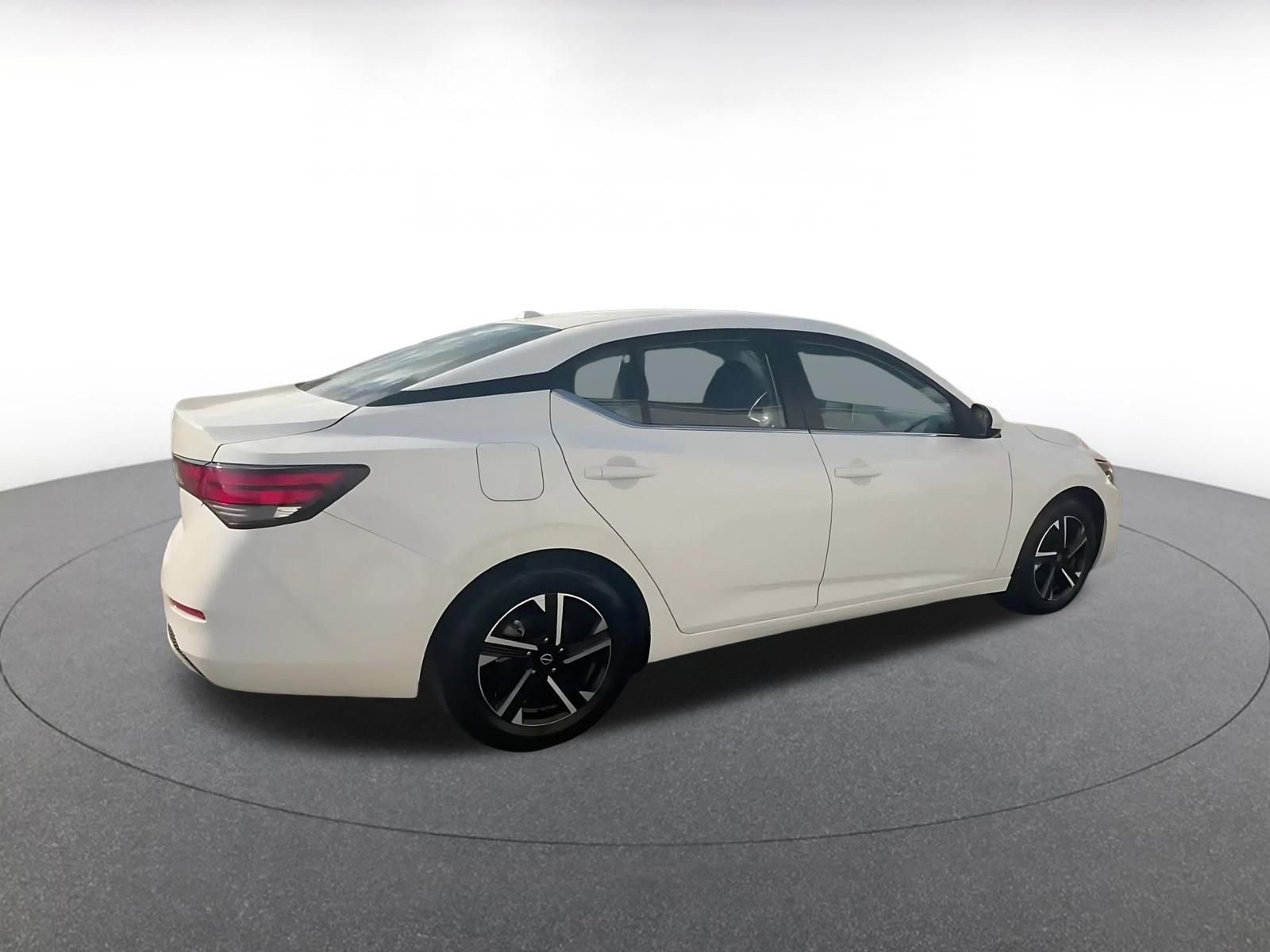 Used 2025 Nissan Sentra SV FWD image 15