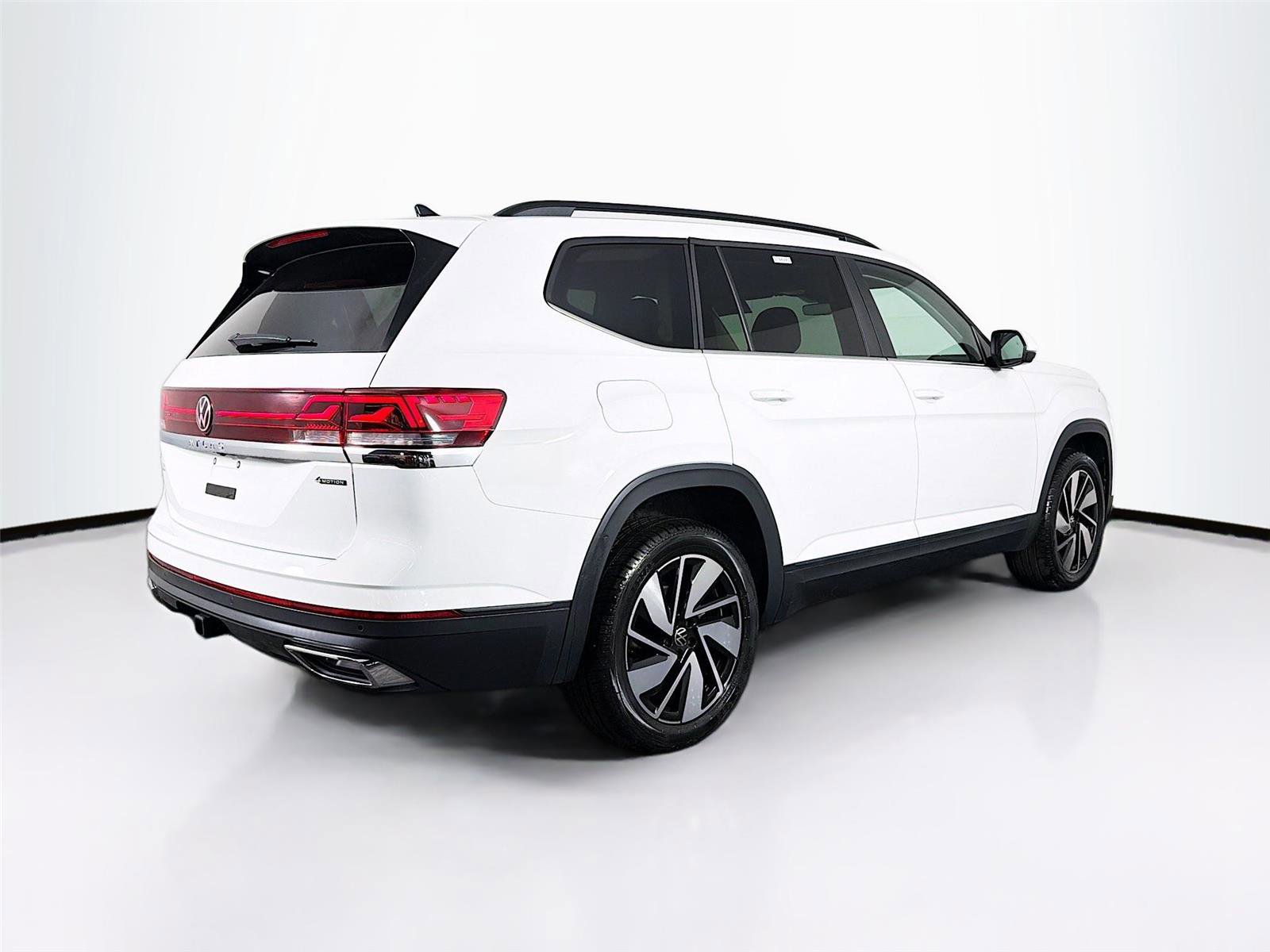 Used 2024 Volkswagen Atlas SE image 7