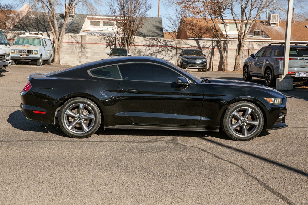 Used 2015 Ford Mustang Coupe image 4