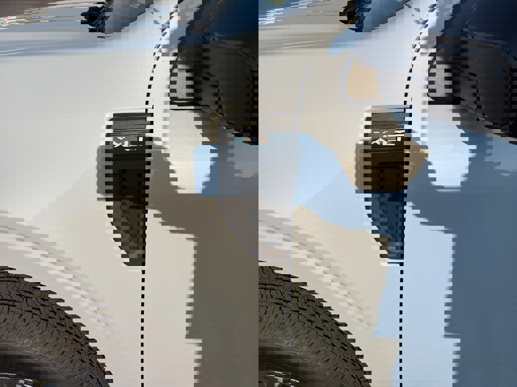 New 2025 Ford Maverick XLT w/ XLT Luxury Package image 9