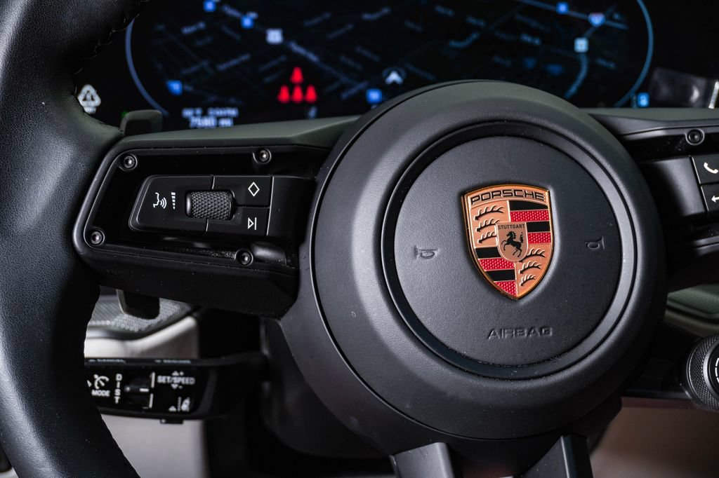 Certified 2025 Porsche Cayenne Coupe AWD/4WD image 20
