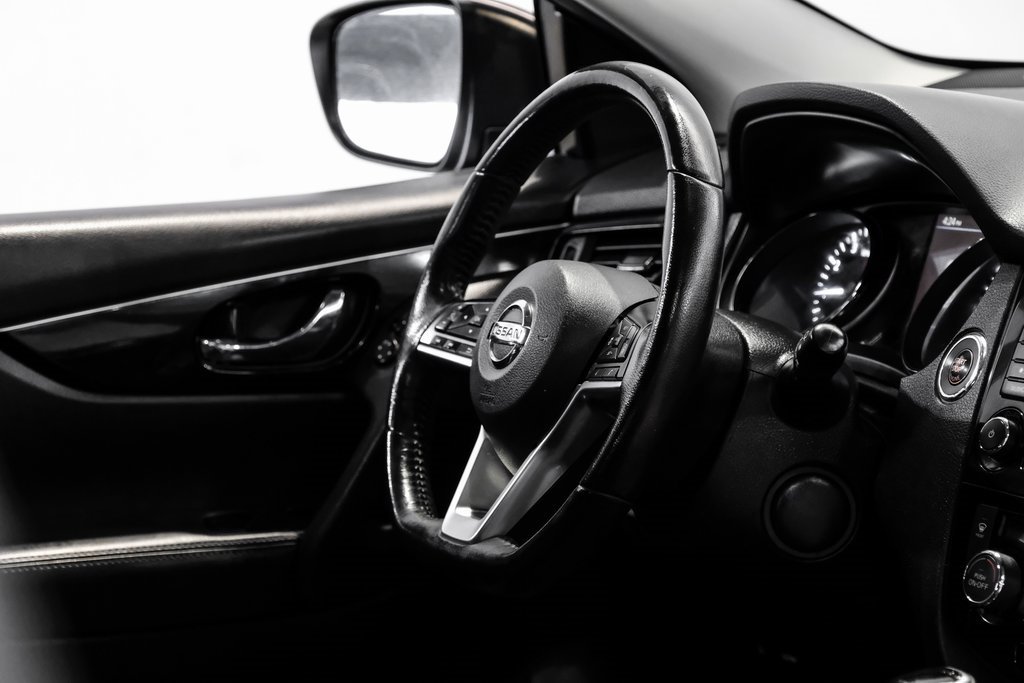 Used 2019 Nissan Rogue Sport SL w/ Premium Package image 17