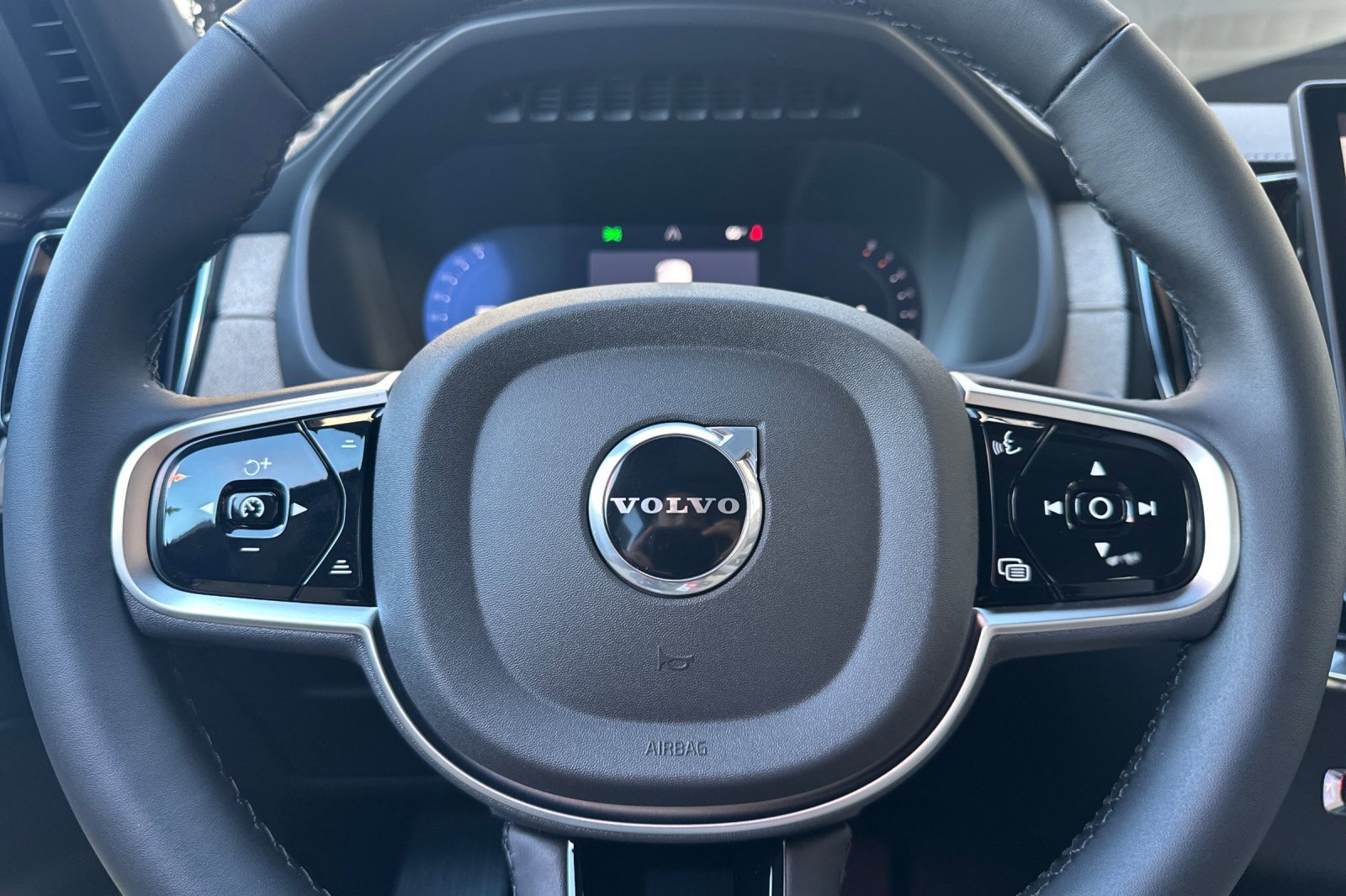 New 2026 Volvo XC90 B6 Ultra image 26