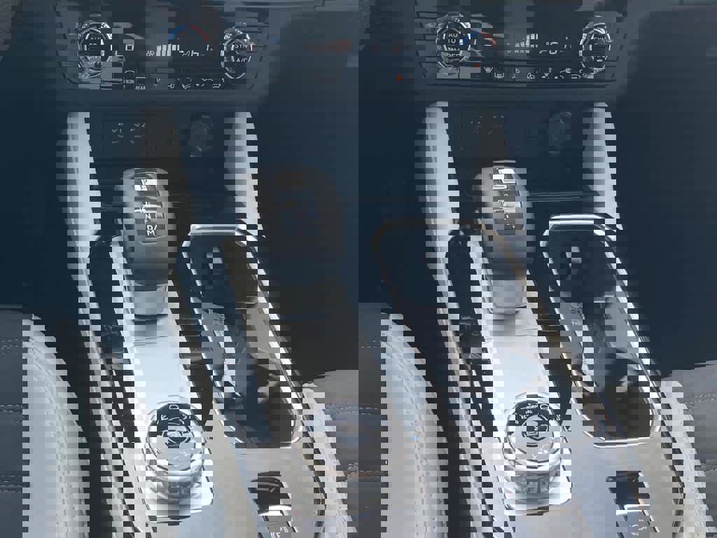 New 2025 Mitsubishi Outlander SE image 6