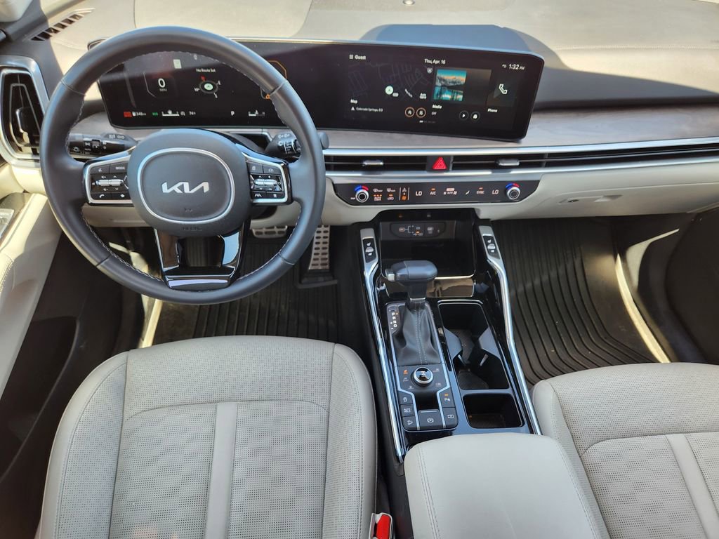 Used 2025 Kia Sorento SX image 25