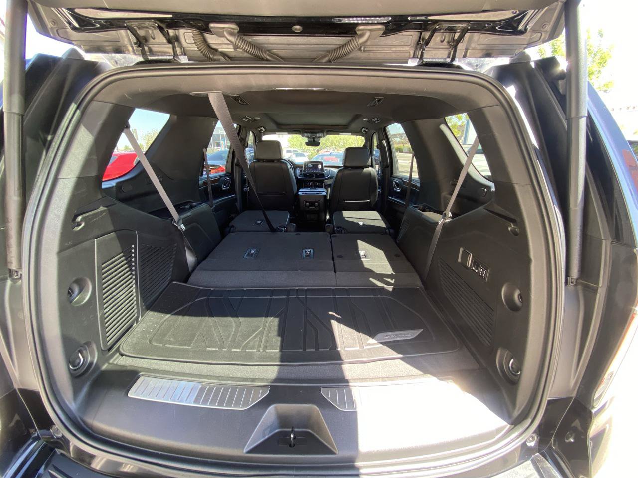 Used 2023 Chevrolet Tahoe High Country AWD/4WD image 25