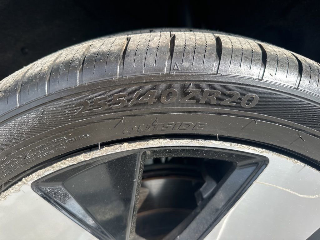 Used 2023 Volvo C40 P8 Recharge Ultimate image 33