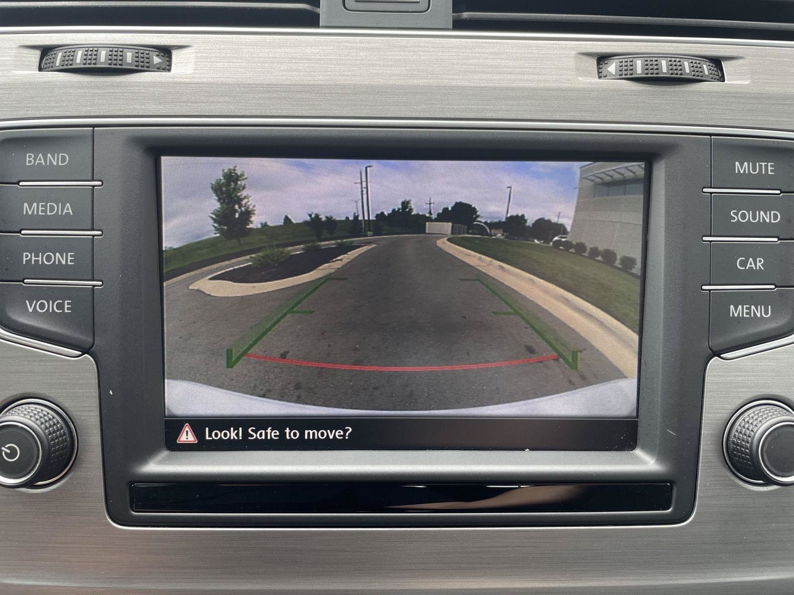Used 2016 Volkswagen Golf S FWD image 19