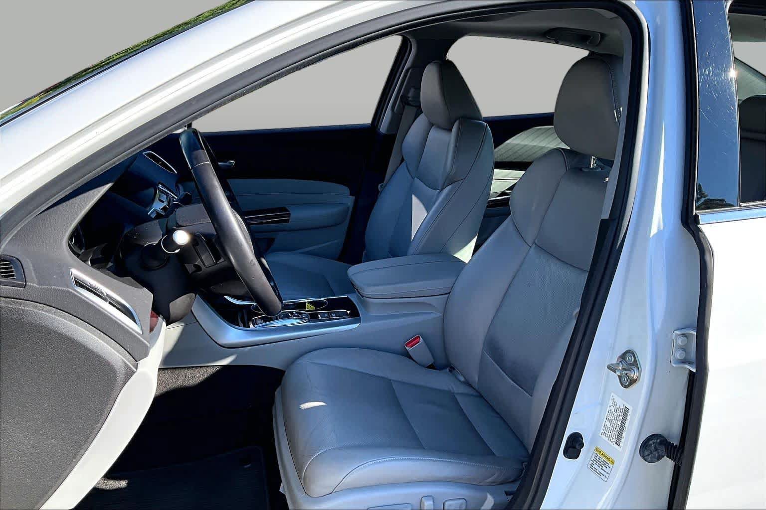 Used 2016 Acura TLX w/ Technology Package FWD image 8