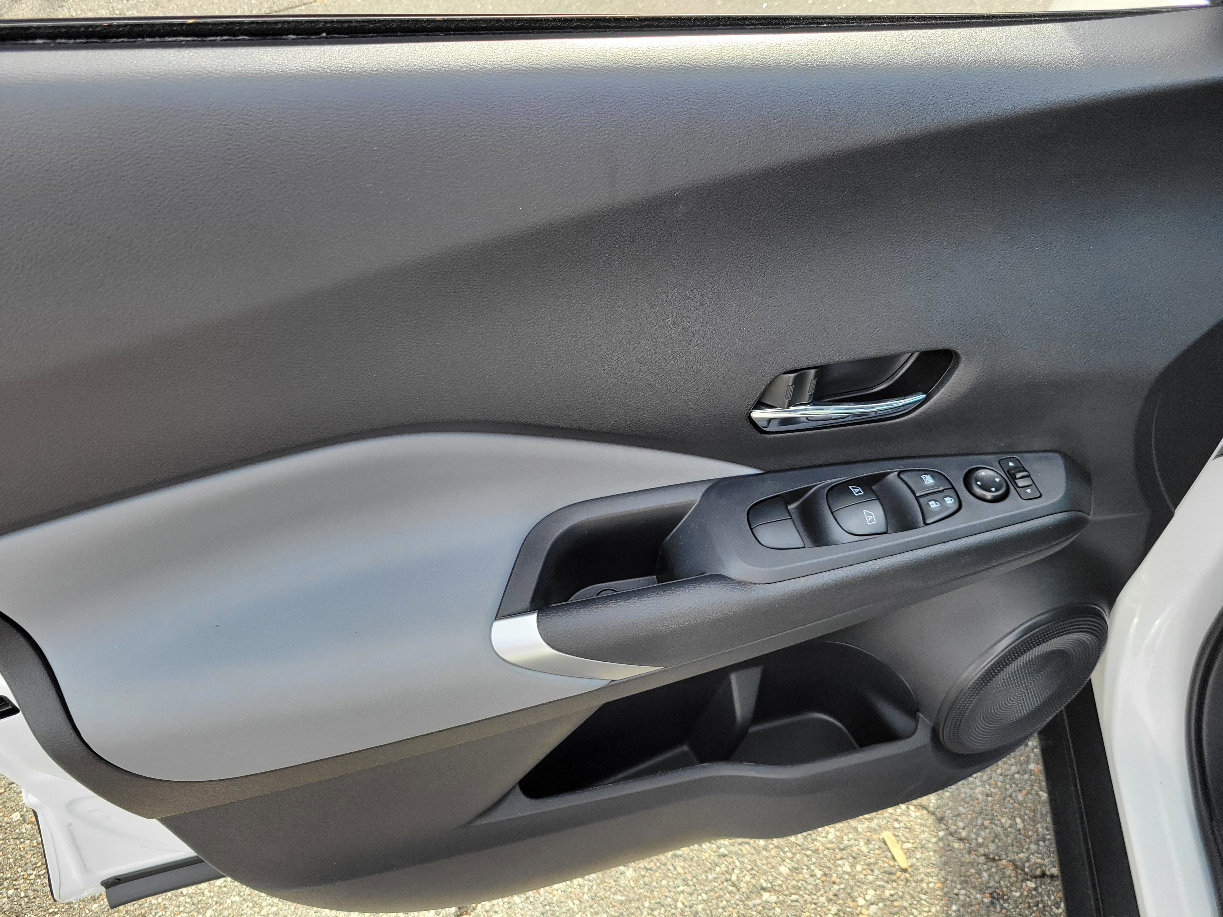 Certified 2023 Nissan Kicks SR w/ SR Premium Package image 9