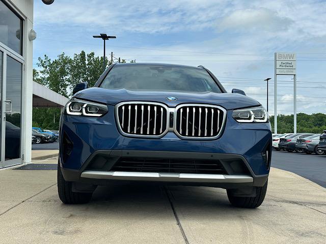 Used 2023 BMW X3 xDrive30i w/ Premium Package AWD/4WD image 2