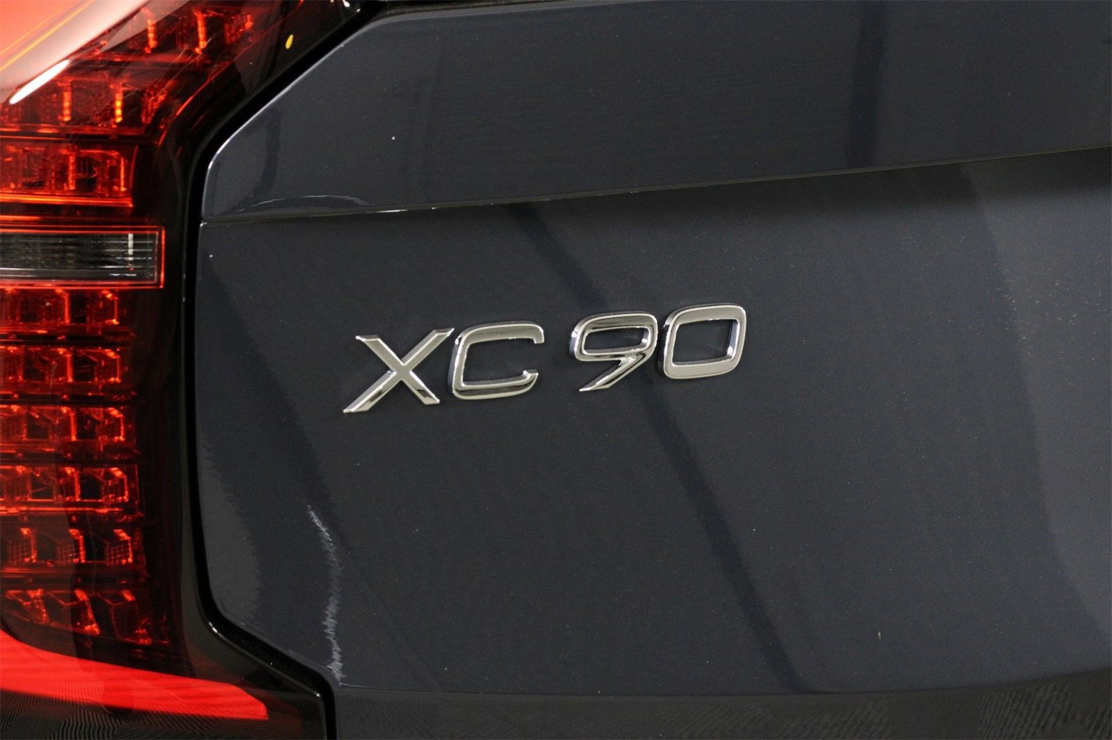 New 2026 Volvo XC90 B6 Plus w/ Protection Package Premier image 16