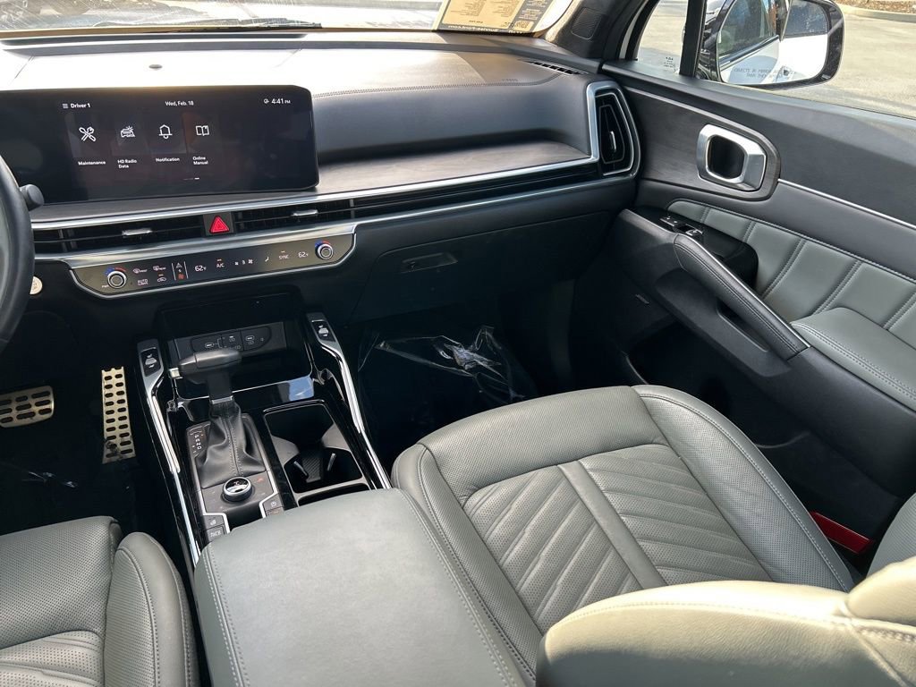 Used 2024 Kia Sorento SX Prestige w/ Sage Leather Package image 11
