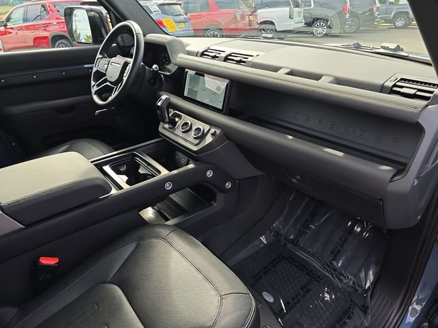 Used 2022 Land Rover Defender 90 X-Dynamic S image 35