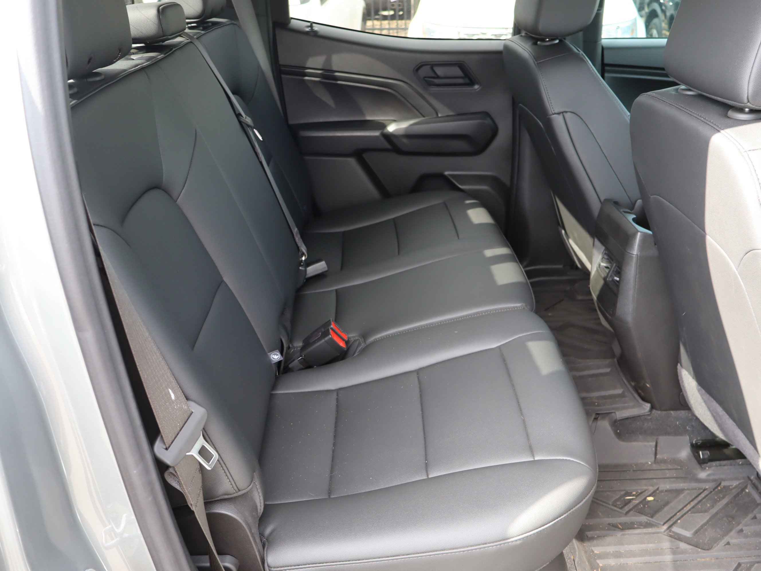 Used 2025 Chevrolet Colorado Trail Boss image 35