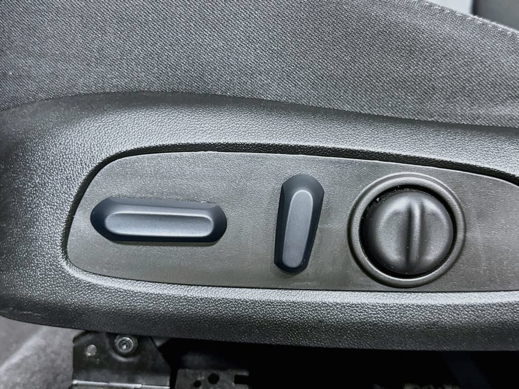 Used 2023 Chevrolet Malibu LT w/ Driver Confidence Package FWD image 16