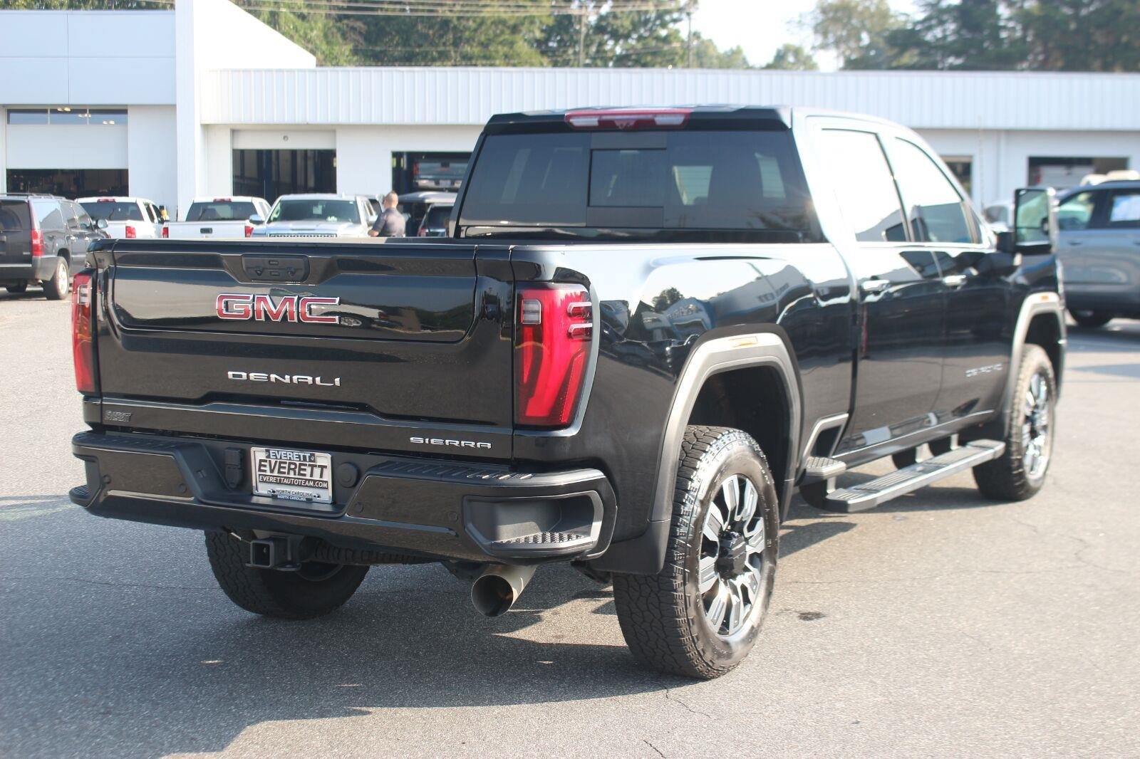 Used 2025 GMC Sierra 2500 Denali w/ Denali Reserve Package AWD/4WD image 7