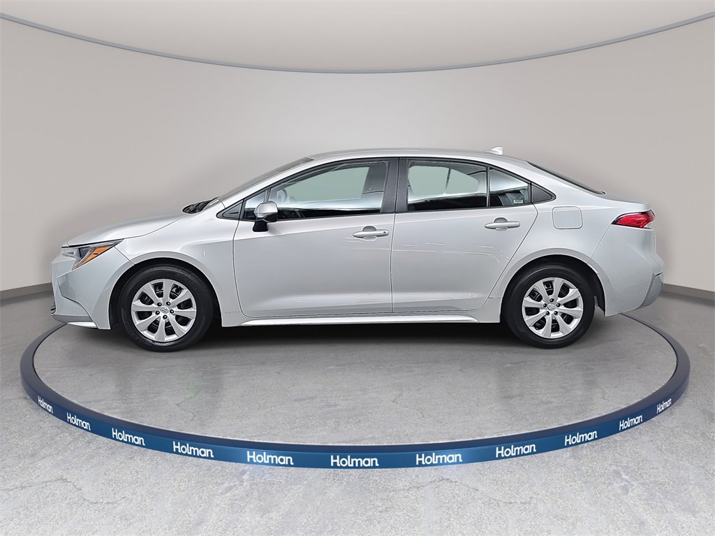 Used 2024 Toyota Corolla LE image 3