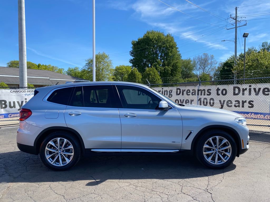 Used 2018 BMW X3 xDrive30i AWD/4WD image 2