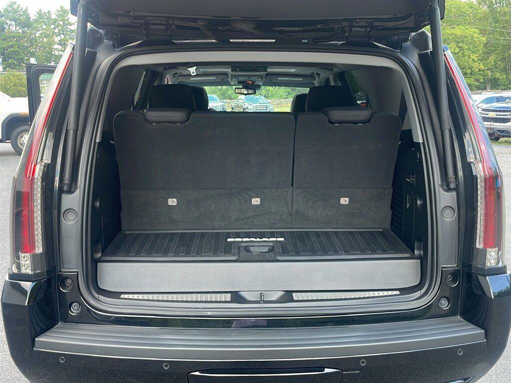 Certified 2020 Cadillac Escalade Premium Luxury w/ Escalade Sport Edition AWD/4WD image 18