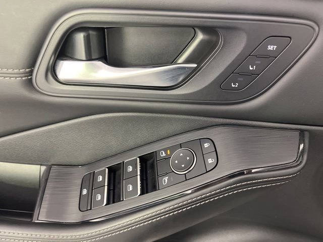 Used 2023 Nissan Rogue SL FWD image 32