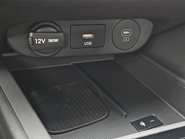 Used 2025 Hyundai Elantra SEL FWD image 17