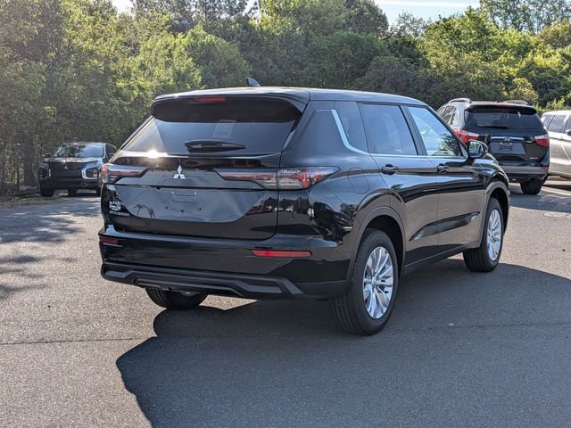 New 2026 Mitsubishi Outlander ES FWD image 3