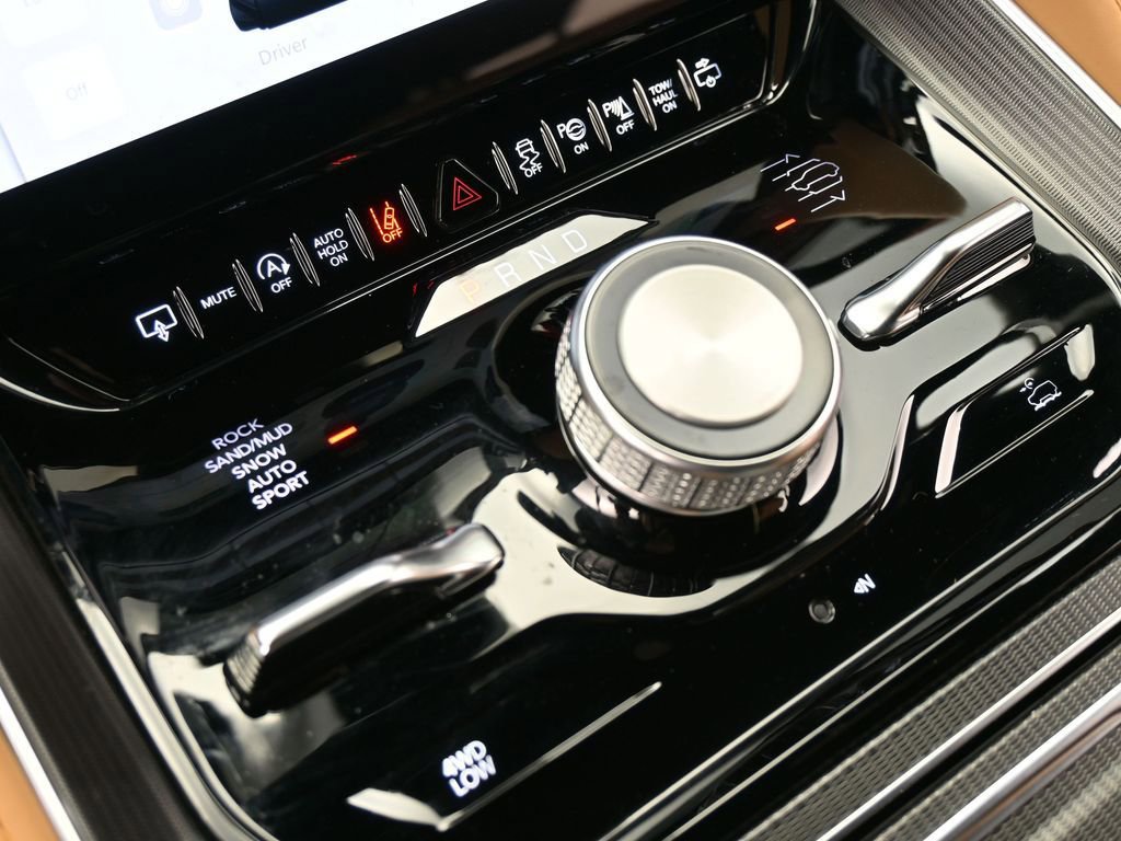 Used 2024 Jeep Grand Wagoneer Series III w/ Quick Order Packagew 28T image 39