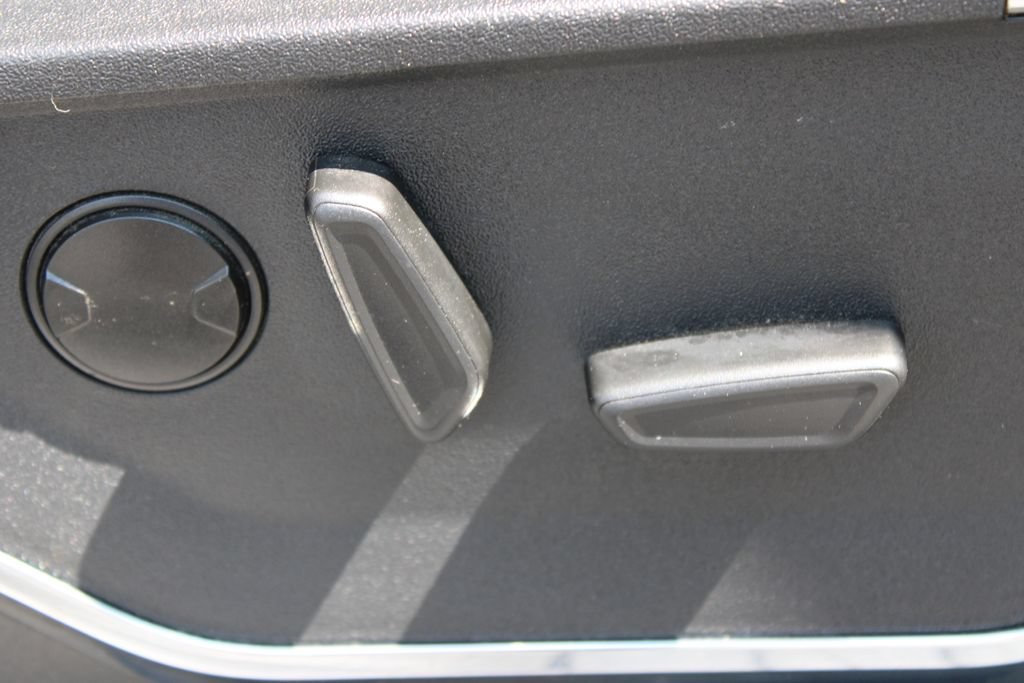 Used 2023 Ford F150 Lariat AWD/4WD image 33