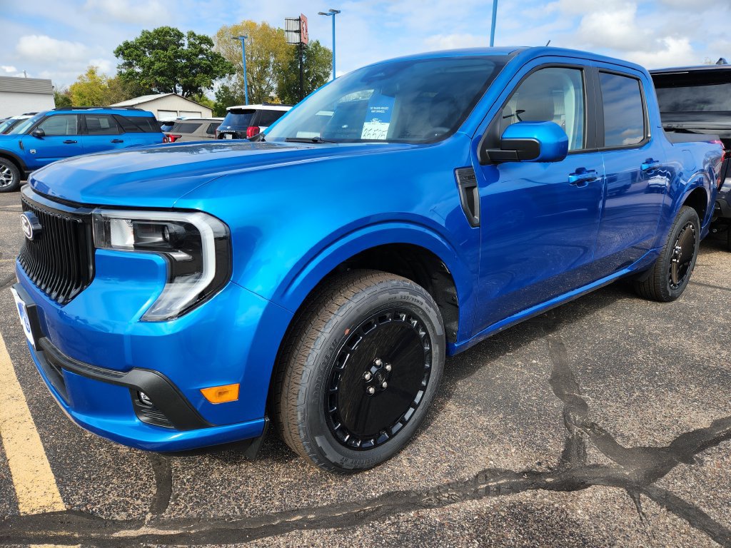 Used 2025 Ford Maverick Lobo AWD/4WD image 3