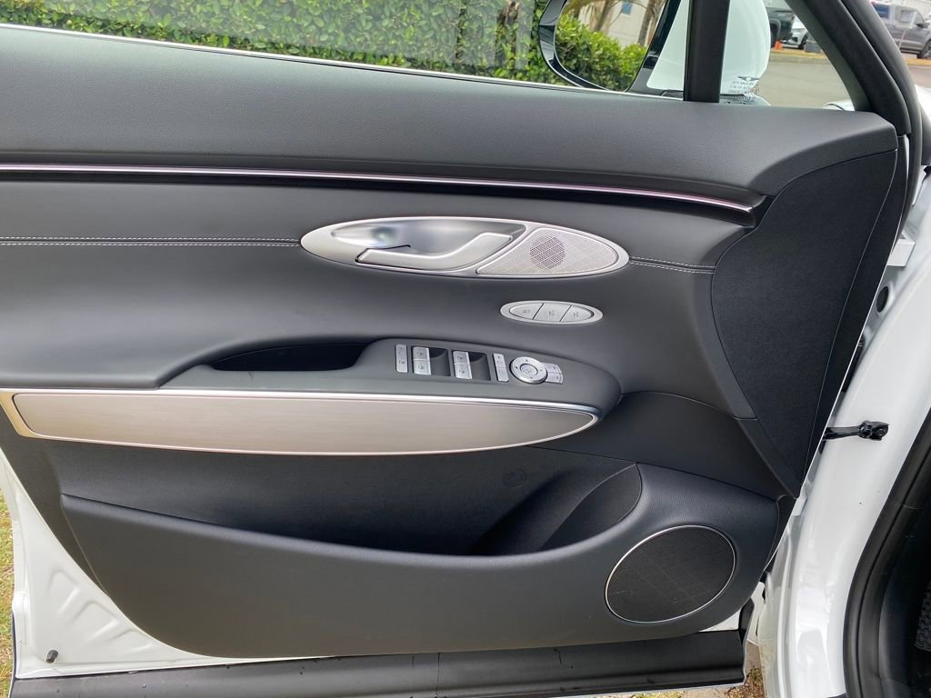 New 2026 Genesis GV70 2.5T Select image 13