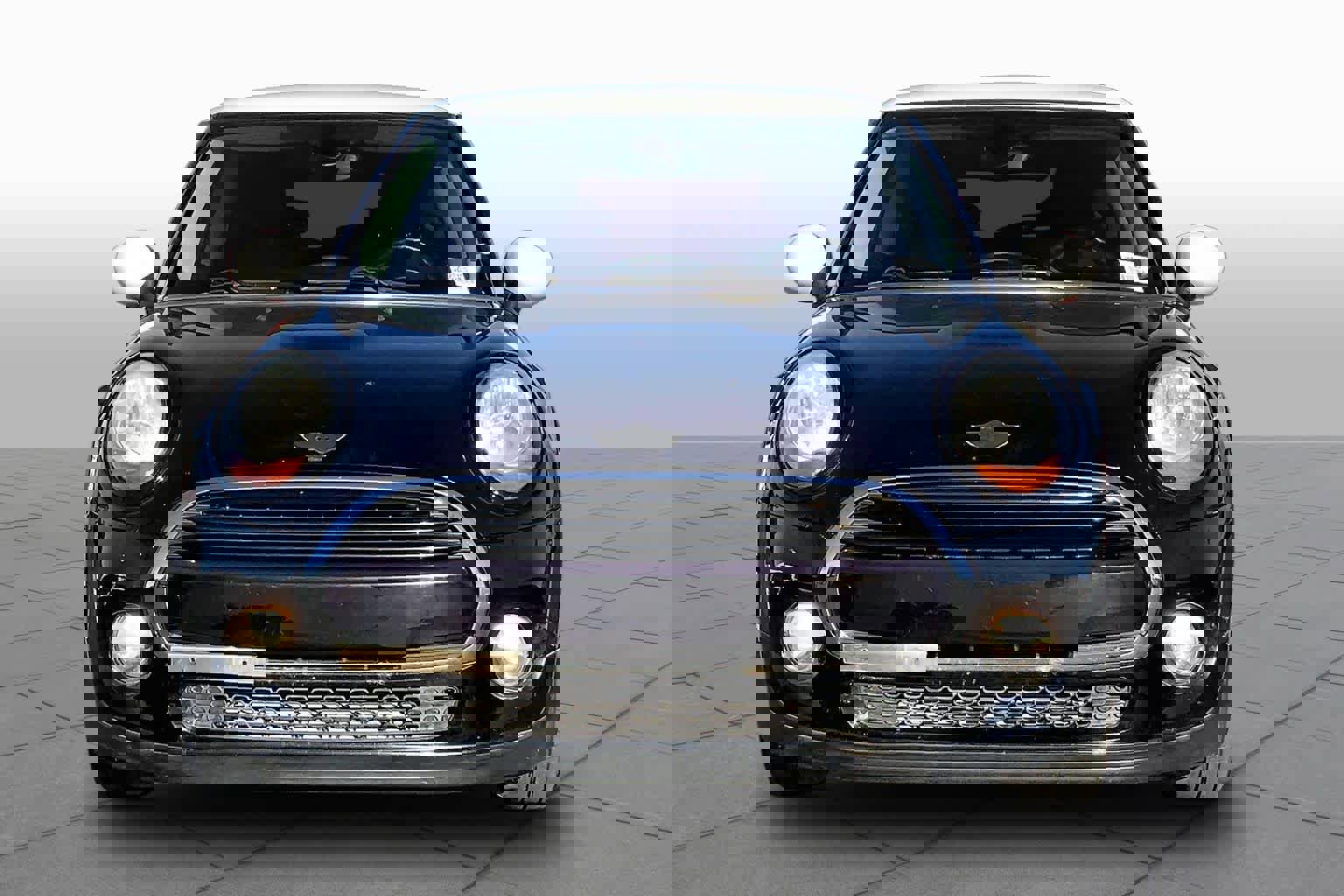 Used 2018 MINI Cooper 2-Door Hardtop FWD image 4