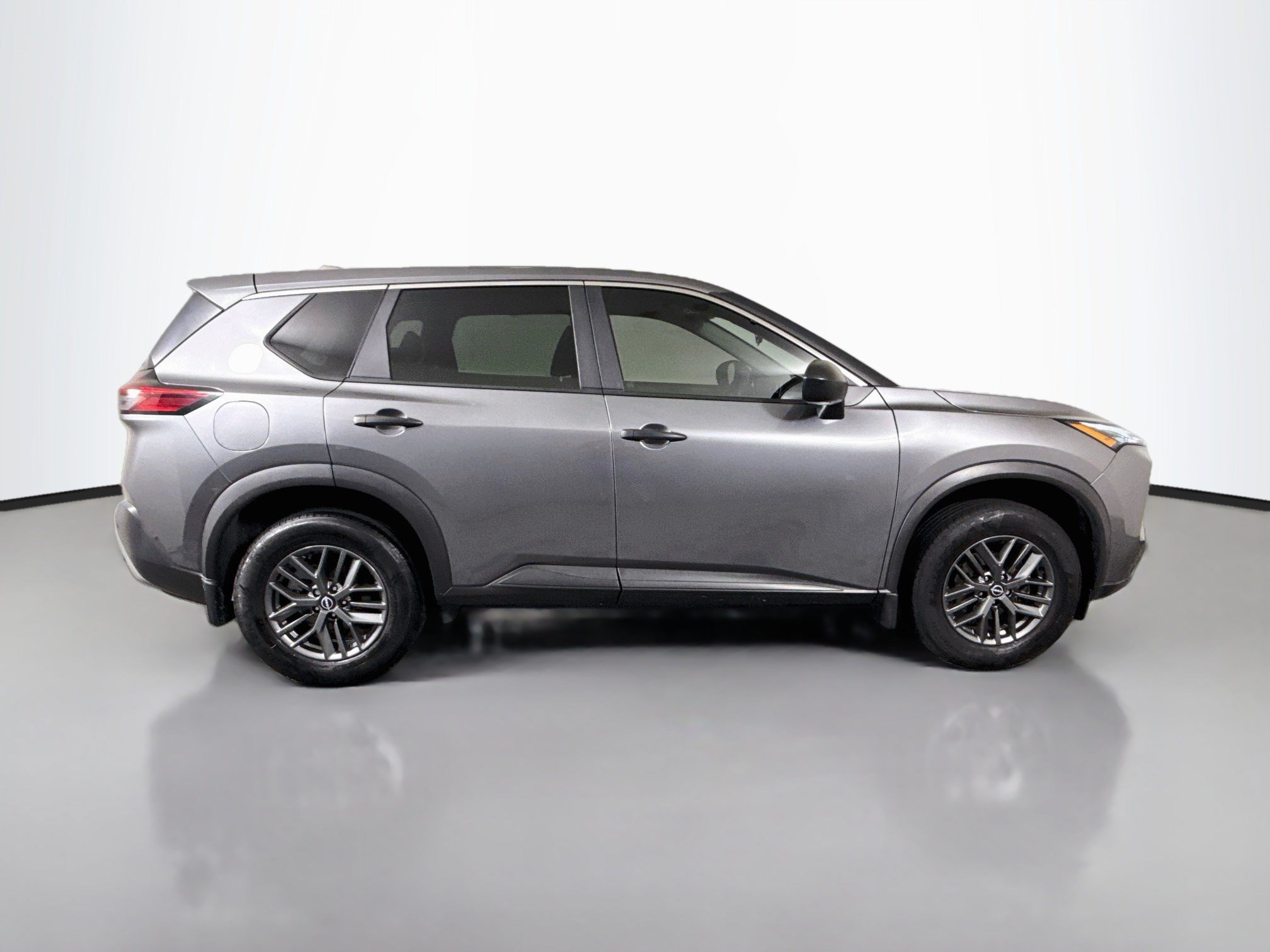 Used 2023 Nissan Rogue S FWD image 11