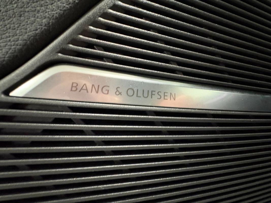 Used 2019 Audi Q8 Premium Plus w/ Premium Plus image 37