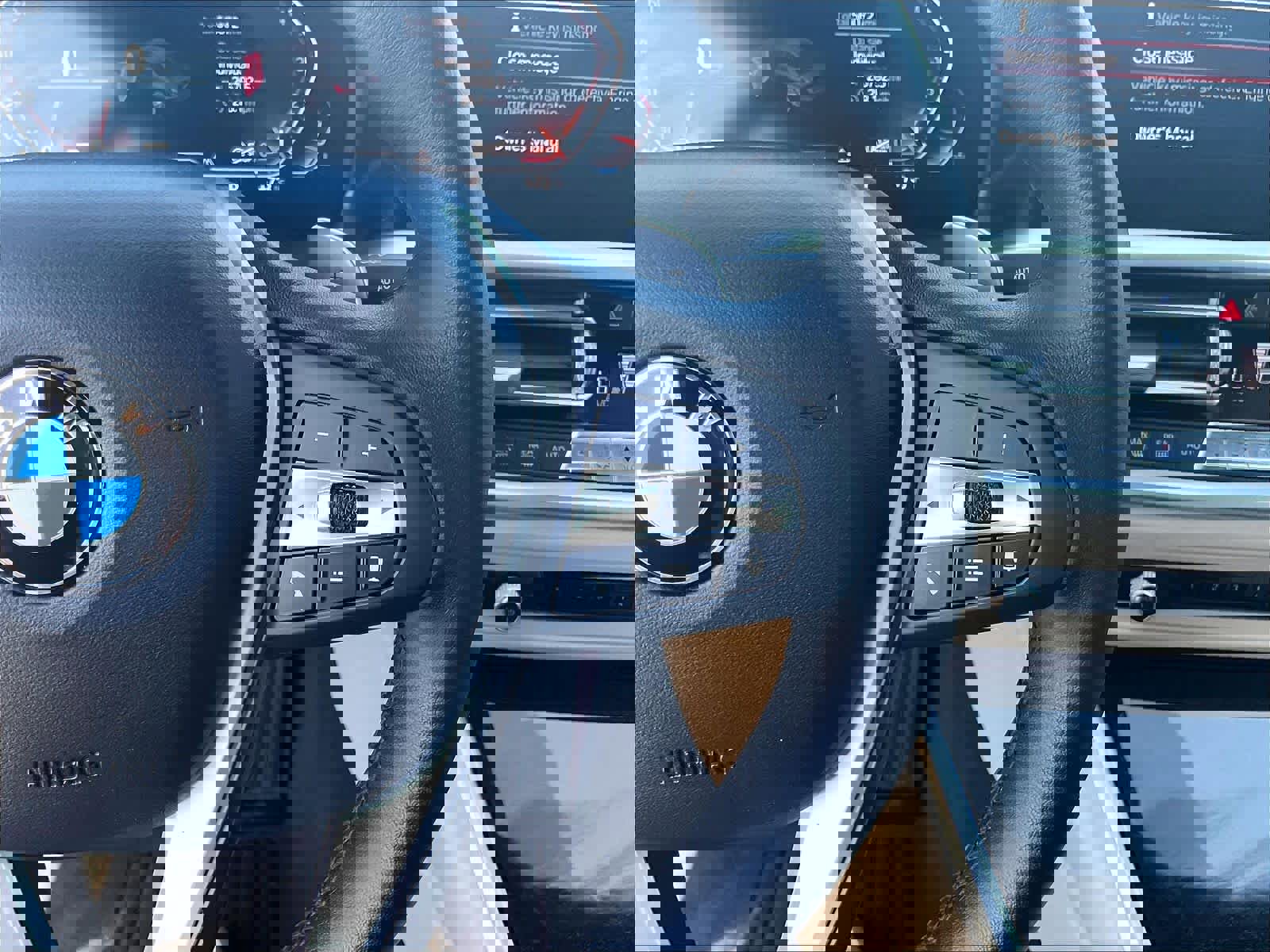 Used 2019 BMW 330i Sedan w/ Convenience Package image 20