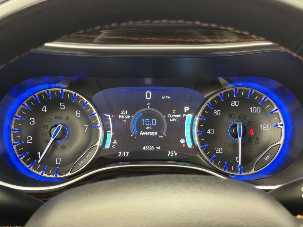 Used 2021 Chrysler Pacifica Pinnacle AWD/4WD image 41