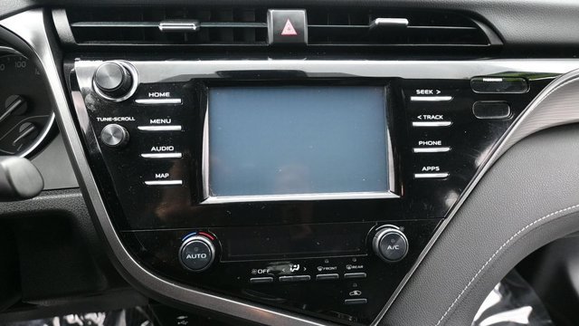 Used 2019 Toyota Camry SE FWD image 22