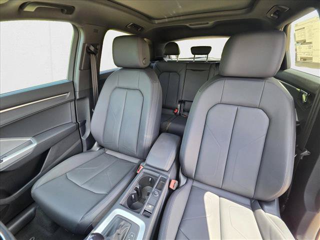 New 2025 Audi Q3 2.0T Premium w/ Convenience Package AWD/4WD image 15