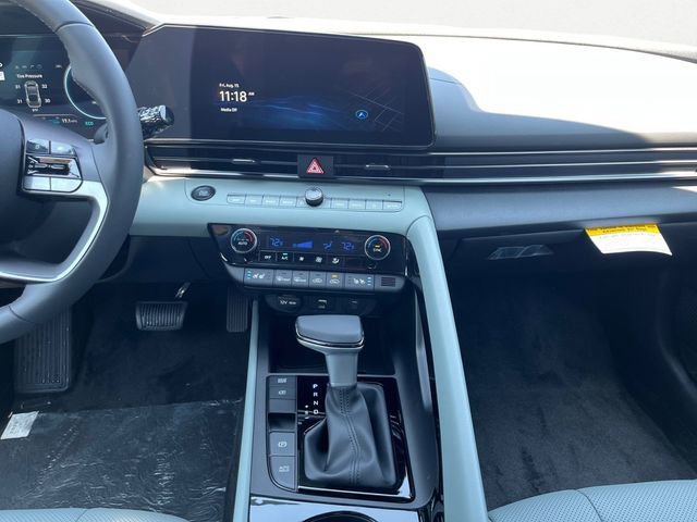 New 2025 Hyundai Elantra Limited image 11