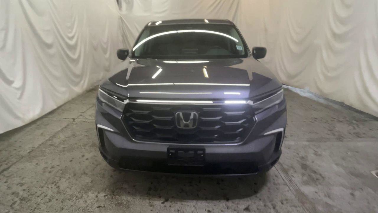 Used 2023 Honda Pilot LX image 3