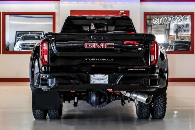 Used 2023 GMC Sierra 3500 Denali w/ Denali Ultimate Package AWD/4WD image 11