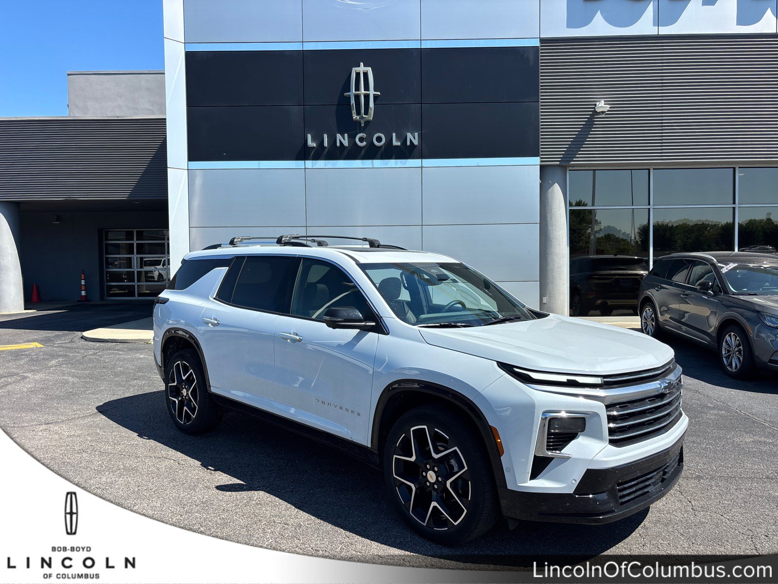 Used 2026 Chevrolet Traverse High Country w/ LPO, Floor Liner Package AWD/4WD image 1
