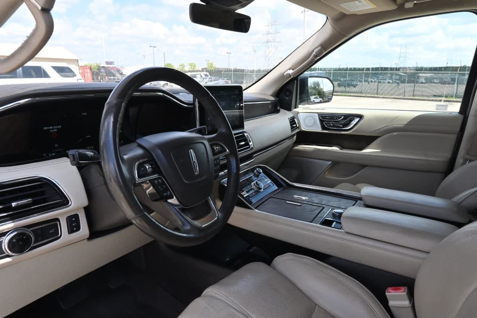Used 2018 Lincoln Navigator L Reserve w/ Technology Package AWD/4WD image 10