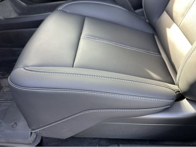 New 2026 Cadillac Optiq Luxury 1 image 27