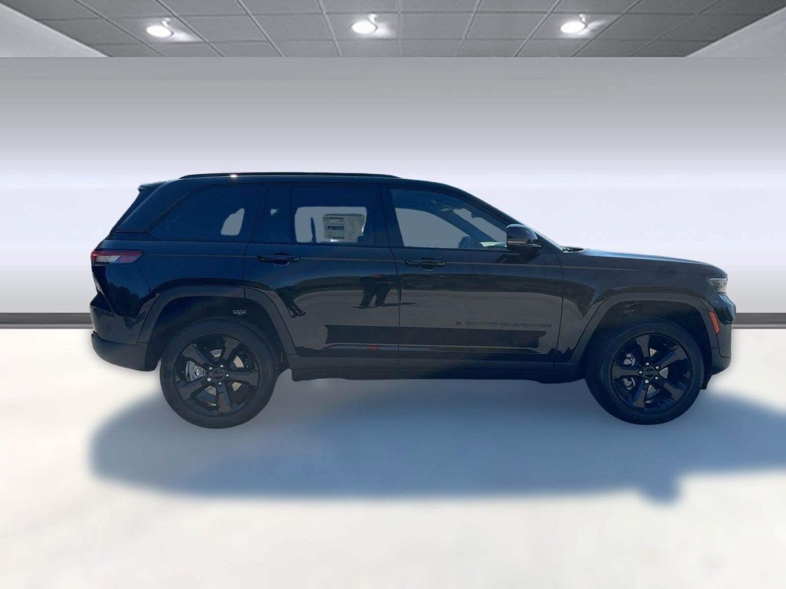 New 2025 Jeep Grand Cherokee Altitude image 8