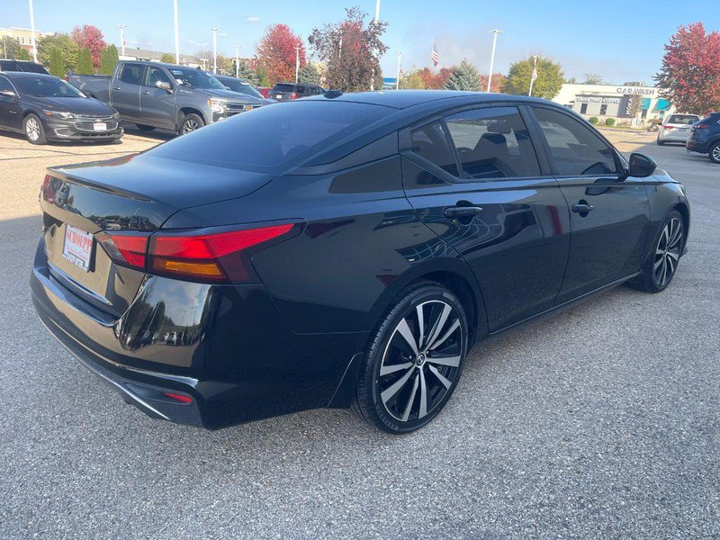 Used 2019 Nissan Altima 2.5 SR FWD image 3