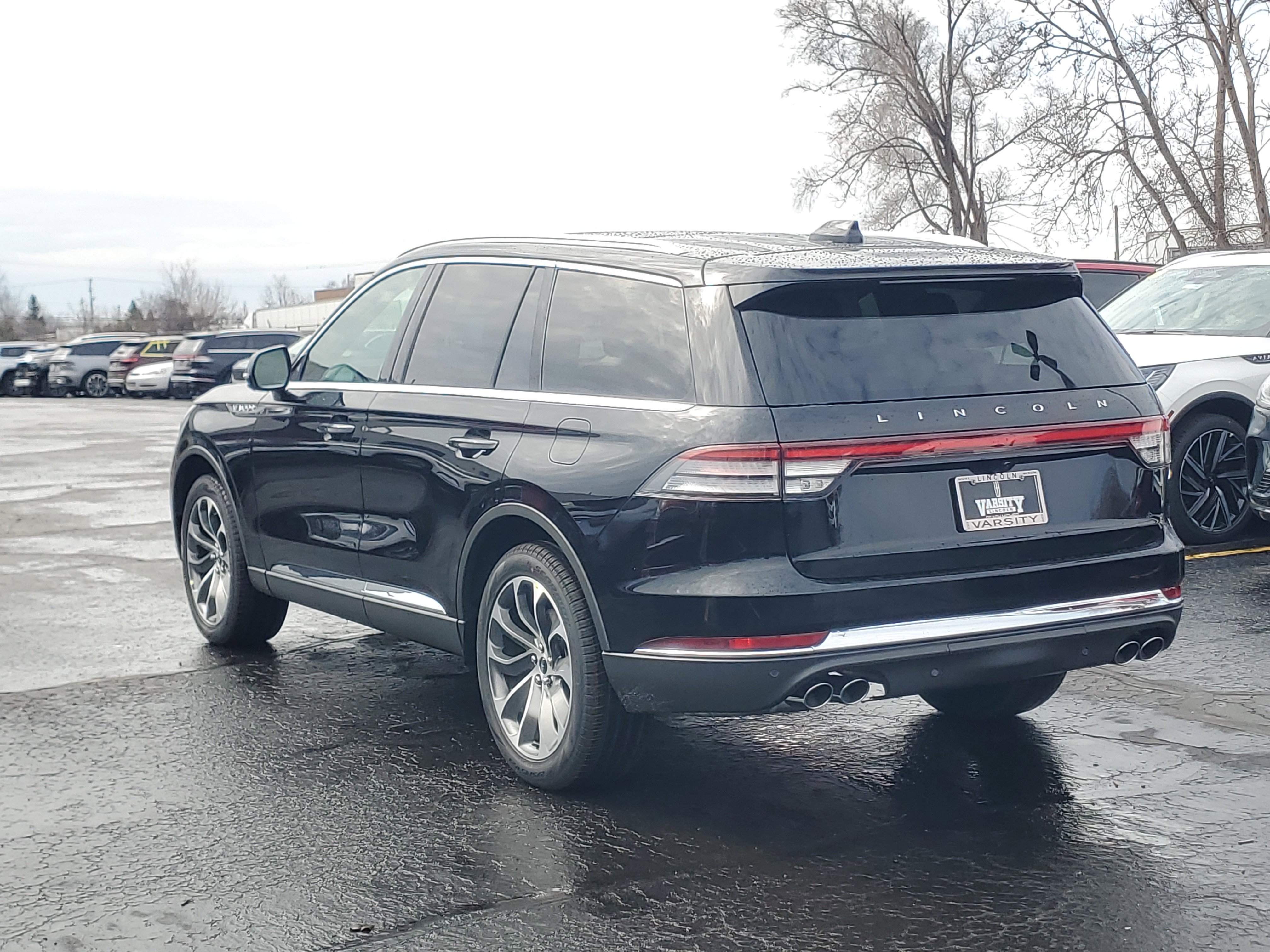 New 2026 Lincoln Aviator AWD image 3