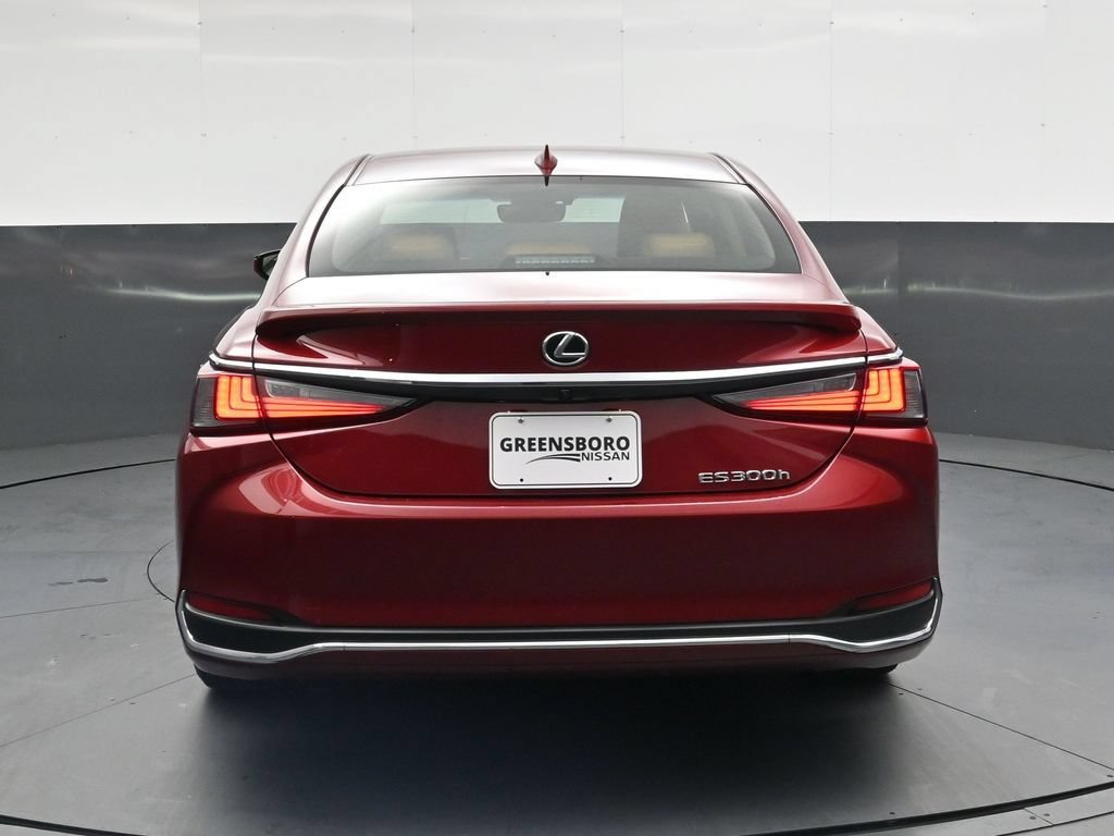 Used 2025 Lexus ES 300h w/ Premium Package FWD image 7