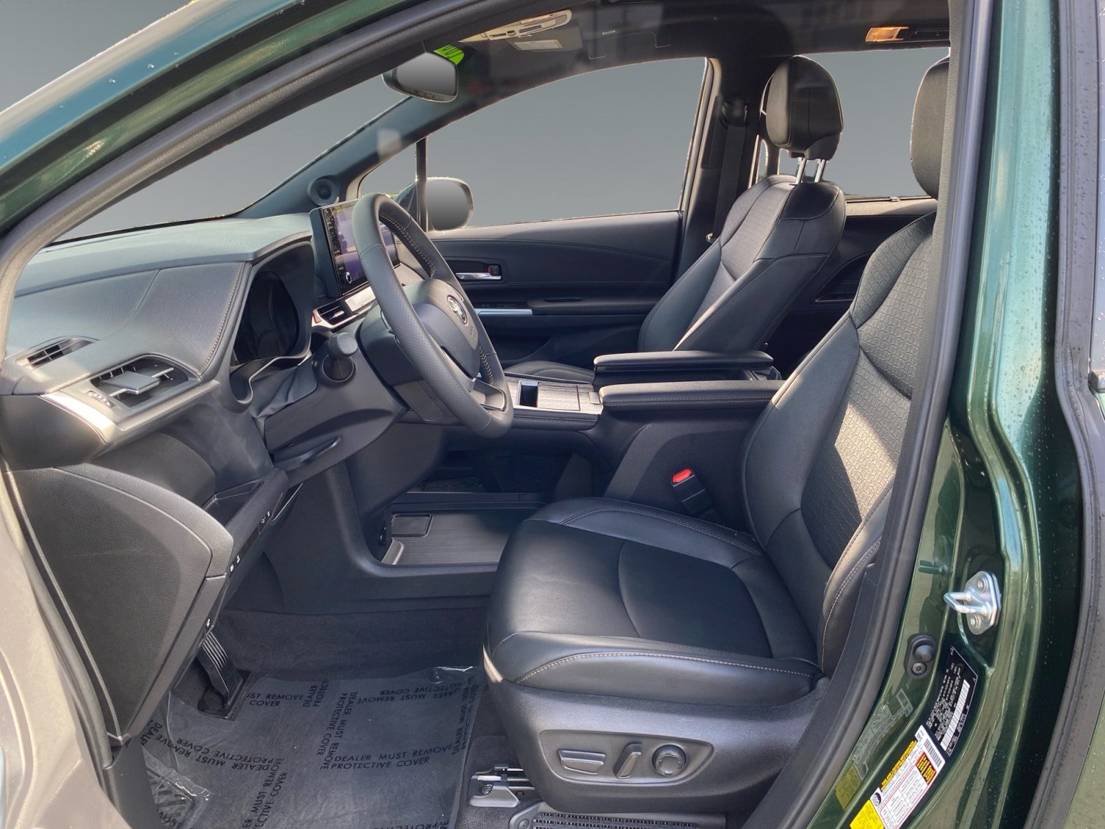 Used 2025 Toyota Sienna XLE Woodland Edition AWD/4WD image 9