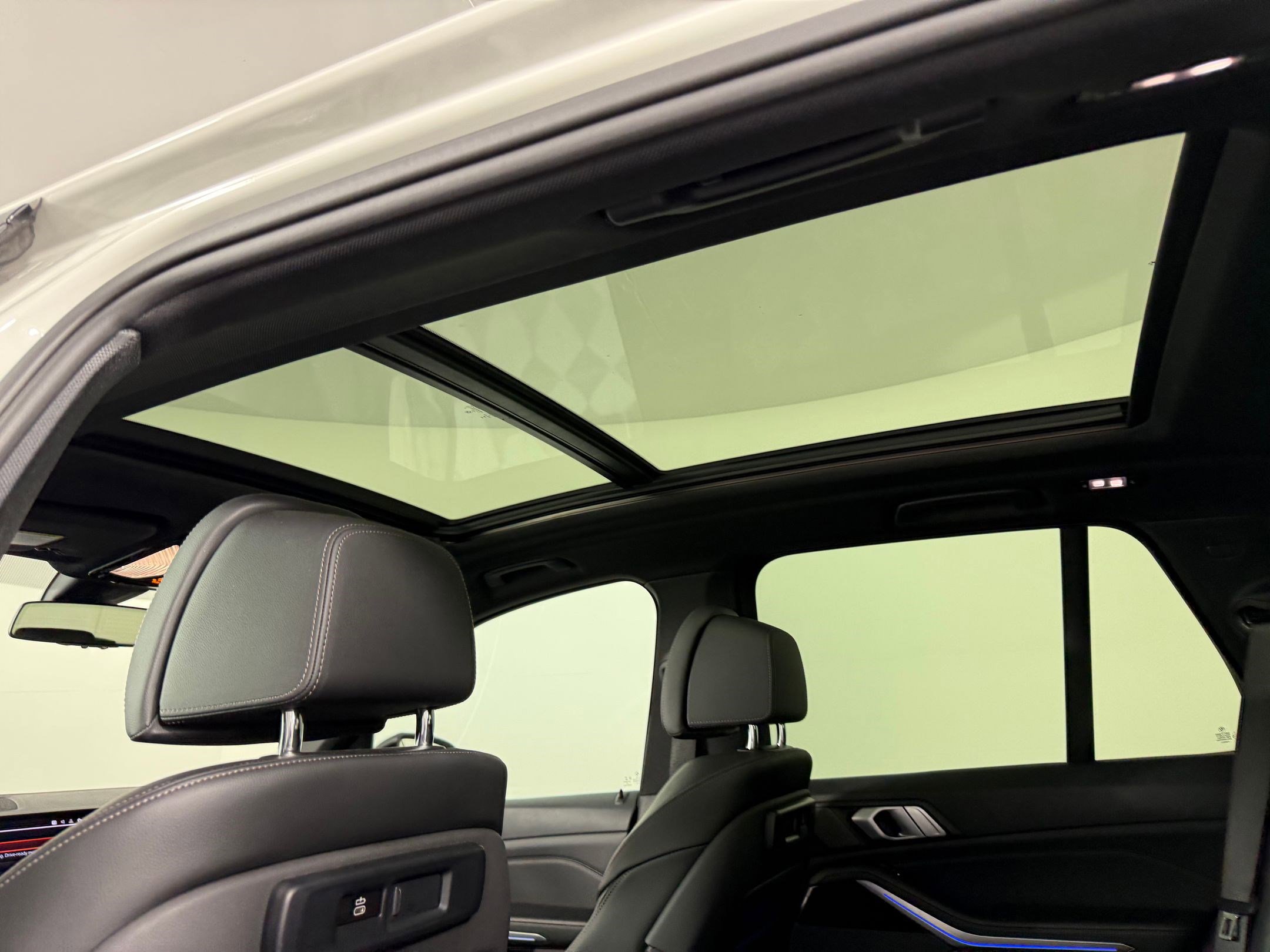 Used 2019 BMW X5 xDrive40i w/ M Sport Package image 19